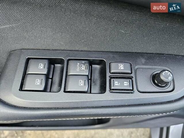 Серый Субару Аутбек, объемом двигателя 2.5 л и пробегом 125 тыс. км за 16800 $, фото 17 на Automoto.ua