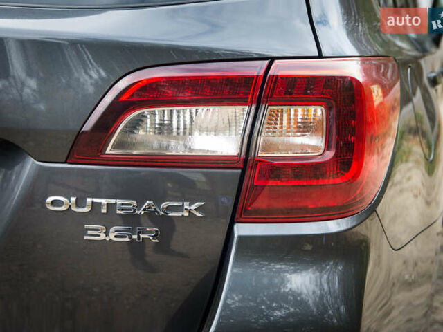 Серый Субару Аутбек, объемом двигателя 3.6 л и пробегом 147 тыс. км за 17850 $, фото 6 на Automoto.ua