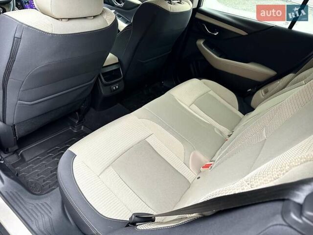 Серый Субару Аутбек, объемом двигателя 2.5 л и пробегом 180 тыс. км за 17900 $, фото 21 на Automoto.ua