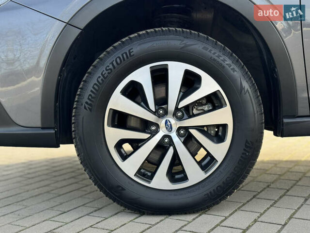 Серый Субару Аутбек, объемом двигателя 2.5 л и пробегом 31 тыс. км за 19900 $, фото 1 на Automoto.ua