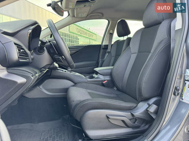 Серый Субару Аутбек, объемом двигателя 2.5 л и пробегом 31 тыс. км за 19900 $, фото 3 на Automoto.ua