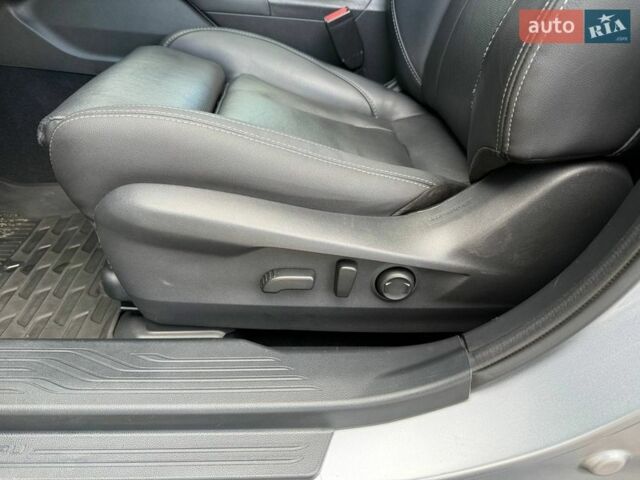 Сірий Субару Аутбек, об'ємом двигуна 2.5 л та пробігом 30 тис. км за 25800 $, фото 17 на Automoto.ua