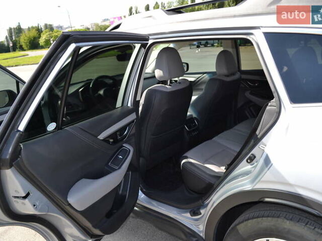 Сірий Субару Аутбек, об'ємом двигуна 2.5 л та пробігом 64 тис. км за 27900 $, фото 14 на Automoto.ua