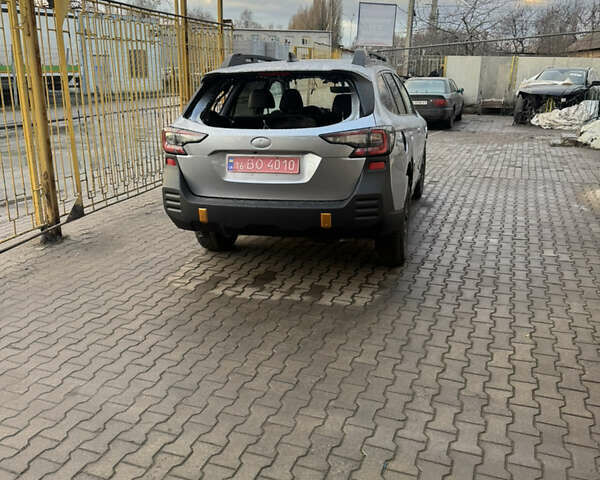 Серый Субару Аутбек, объемом двигателя 2.4 л и пробегом 50 тыс. км за 16000 $, фото 3 на Automoto.ua