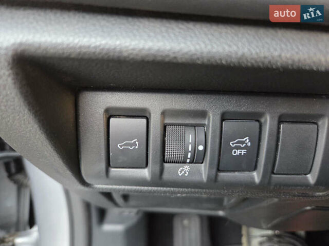 Сірий Субару Аутбек, об'ємом двигуна 2.5 л та пробігом 13 тис. км за 25800 $, фото 24 на Automoto.ua