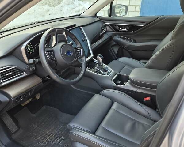 Серый Субару Аутбек, объемом двигателя 2.5 л и пробегом 24 тыс. км за 29000 $, фото 4 на Automoto.ua