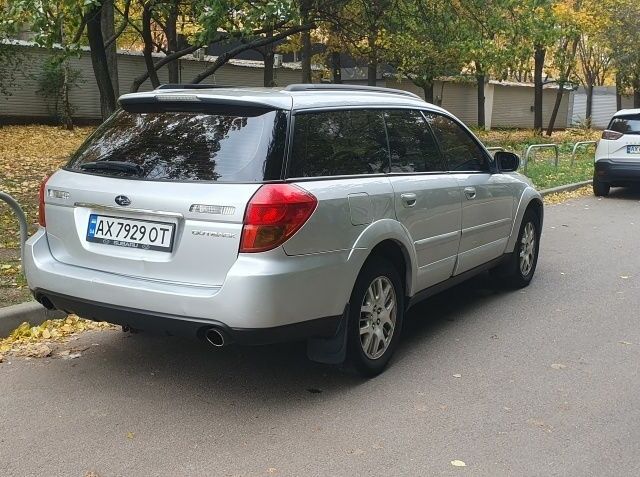 Сірий Субару Аутбек, об'ємом двигуна 2.5 л та пробігом 350 тис. км за 5500 $, фото 2 на Automoto.ua