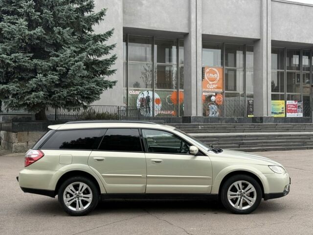 Серый Субару Аутбек, объемом двигателя 2.5 л и пробегом 300 тыс. км за 4700 $, фото 5 на Automoto.ua