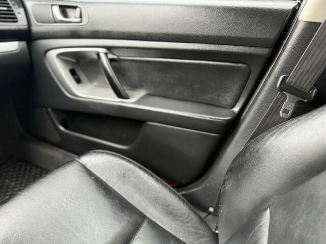 Серый Субару Аутбек, объемом двигателя 2.5 л и пробегом 300 тыс. км за 4700 $, фото 18 на Automoto.ua