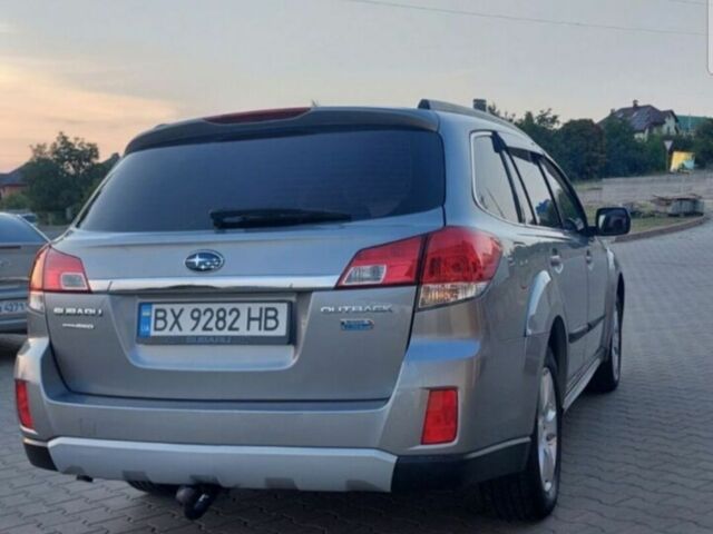 Сірий Субару Аутбек, об'ємом двигуна 2 л та пробігом 220 тис. км за 8500 $, фото 1 на Automoto.ua