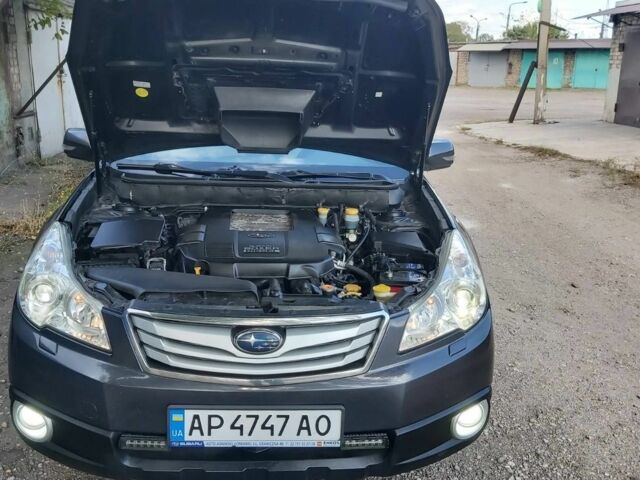 Сірий Субару Аутбек, об'ємом двигуна 2 л та пробігом 256 тис. км за 9500 $, фото 5 на Automoto.ua