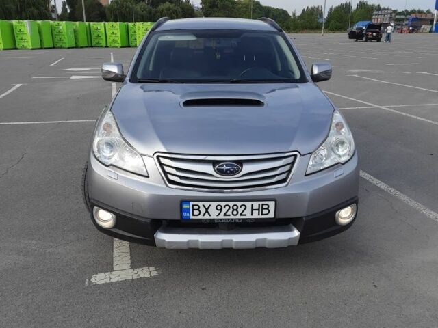 Сірий Субару Аутбек, об'ємом двигуна 2 л та пробігом 230 тис. км за 8600 $, фото 1 на Automoto.ua