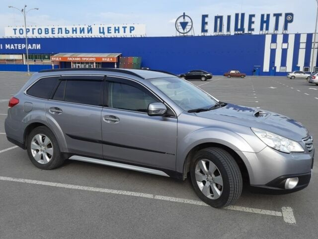 Сірий Субару Аутбек, об'ємом двигуна 2 л та пробігом 230 тис. км за 8600 $, фото 2 на Automoto.ua