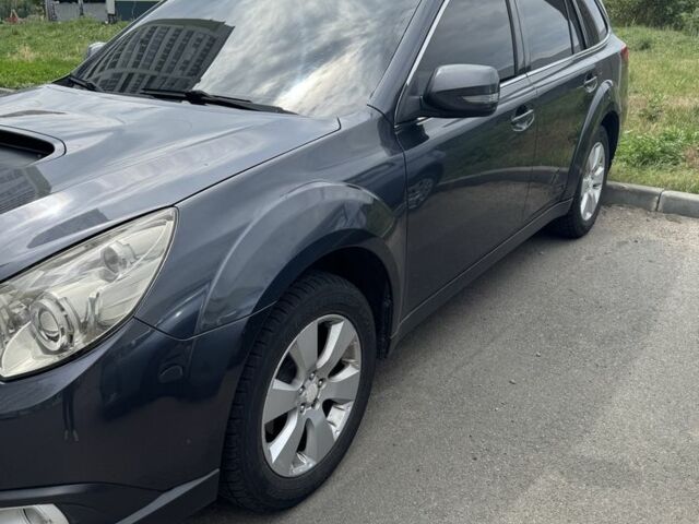 Сірий Субару Аутбек, об'ємом двигуна 2 л та пробігом 280 тис. км за 4900 $, фото 5 на Automoto.ua