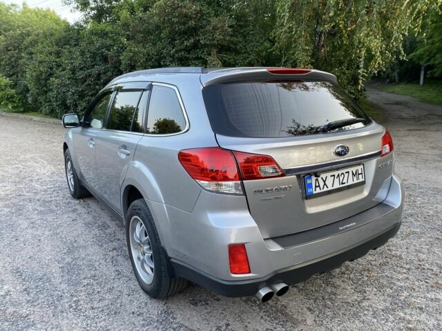 Серый Субару Аутбек, объемом двигателя 2.5 л и пробегом 170 тыс. км за 10500 $, фото 2 на Automoto.ua