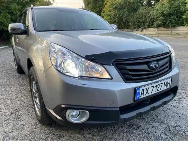Серый Субару Аутбек, объемом двигателя 2.5 л и пробегом 170 тыс. км за 10500 $, фото 3 на Automoto.ua