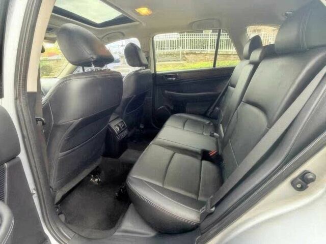 Серый Субару Аутбек, объемом двигателя 3.6 л и пробегом 73 тыс. км за 11000 $, фото 12 на Automoto.ua