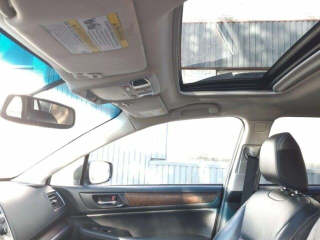 Серый Субару Аутбек, объемом двигателя 2.5 л и пробегом 107 тыс. км за 11500 $, фото 6 на Automoto.ua