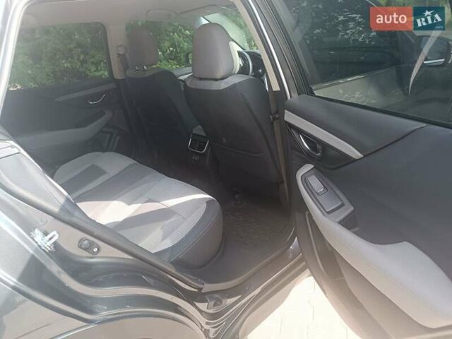 Сірий Субару Аутбек, об'ємом двигуна 2.5 л та пробігом 34 тис. км за 22699 $, фото 3 на Automoto.ua