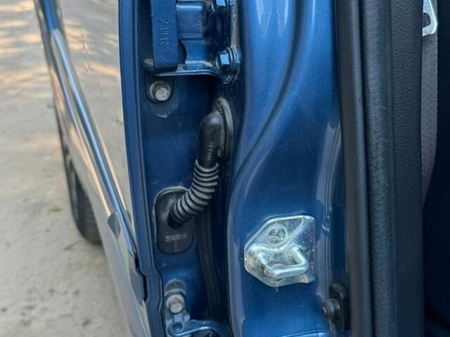 Синій Субару Аутбек, об'ємом двигуна 3 л та пробігом 219 тис. км за 7850 $, фото 26 на Automoto.ua