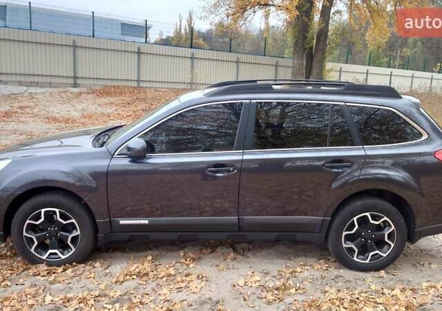 Синий Субару Аутбек, объемом двигателя 2.5 л и пробегом 300 тыс. км за 8300 $, фото 7 на Automoto.ua