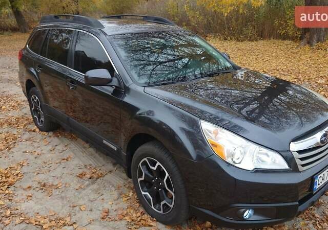 Синий Субару Аутбек, объемом двигателя 2.5 л и пробегом 300 тыс. км за 8300 $, фото 6 на Automoto.ua