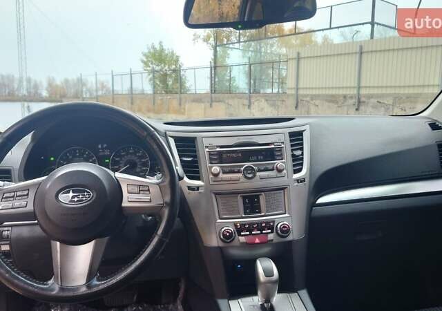 Синий Субару Аутбек, объемом двигателя 2.5 л и пробегом 300 тыс. км за 8300 $, фото 11 на Automoto.ua