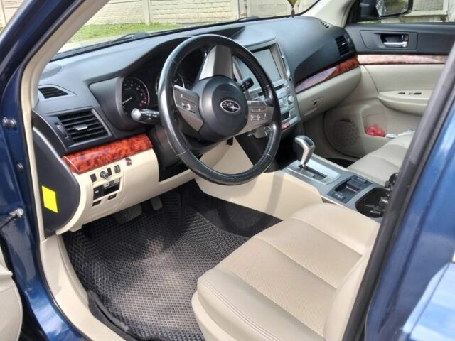 Синій Субару Аутбек, об'ємом двигуна 2.5 л та пробігом 250 тис. км за 10300 $, фото 5 на Automoto.ua