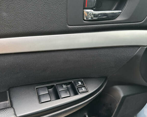 Синий Субару Аутбек, объемом двигателя 2 л и пробегом 294 тыс. км за 8500 $, фото 27 на Automoto.ua