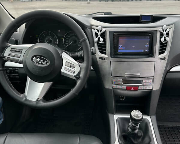 Синий Субару Аутбек, объемом двигателя 2 л и пробегом 294 тыс. км за 8500 $, фото 26 на Automoto.ua