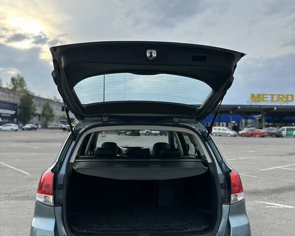 Синий Субару Аутбек, объемом двигателя 2 л и пробегом 294 тыс. км за 8500 $, фото 20 на Automoto.ua