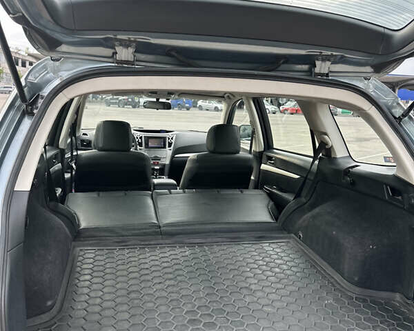 Синий Субару Аутбек, объемом двигателя 2 л и пробегом 294 тыс. км за 8500 $, фото 24 на Automoto.ua