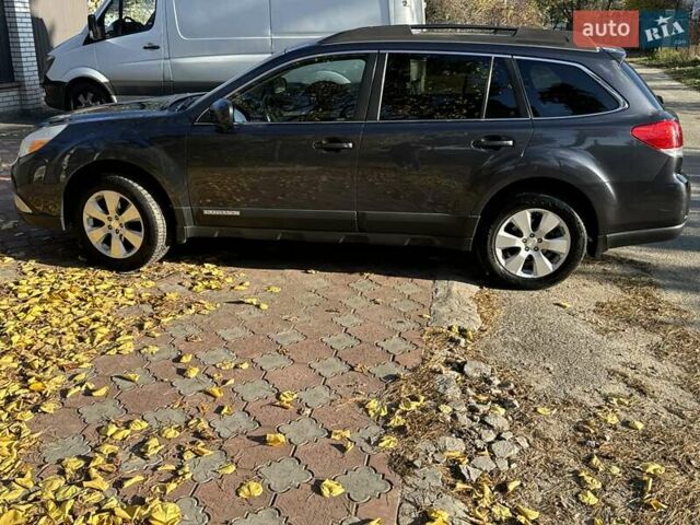 Синий Субару Аутбек, объемом двигателя 2.46 л и пробегом 175 тыс. км за 9200 $, фото 1 на Automoto.ua