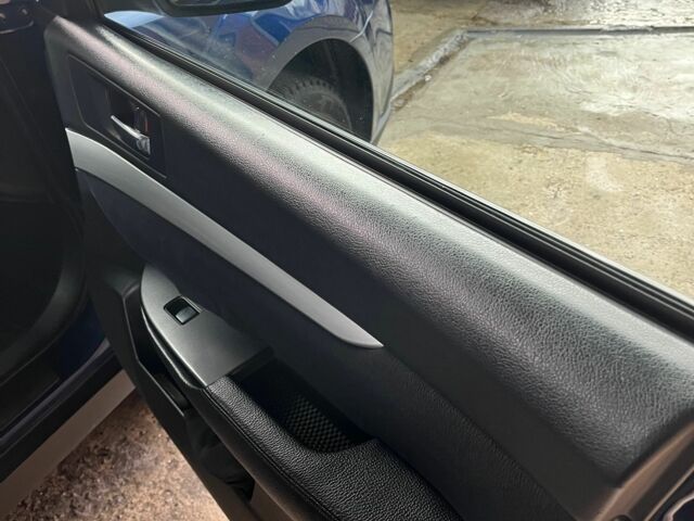 Синій Субару Аутбек, об'ємом двигуна 2 л та пробігом 300 тис. км за 9000 $, фото 7 на Automoto.ua