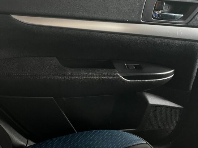 Синій Субару Аутбек, об'ємом двигуна 2 л та пробігом 300 тис. км за 9000 $, фото 9 на Automoto.ua