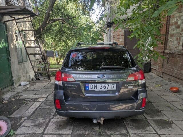 Синий Субару Аутбек, объемом двигателя 2 л и пробегом 312 тыс. км за 5500 $, фото 3 на Automoto.ua