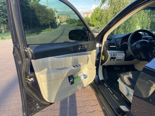 Синій Субару Аутбек, об'ємом двигуна 2.5 л та пробігом 252 тис. км за 10950 $, фото 17 на Automoto.ua