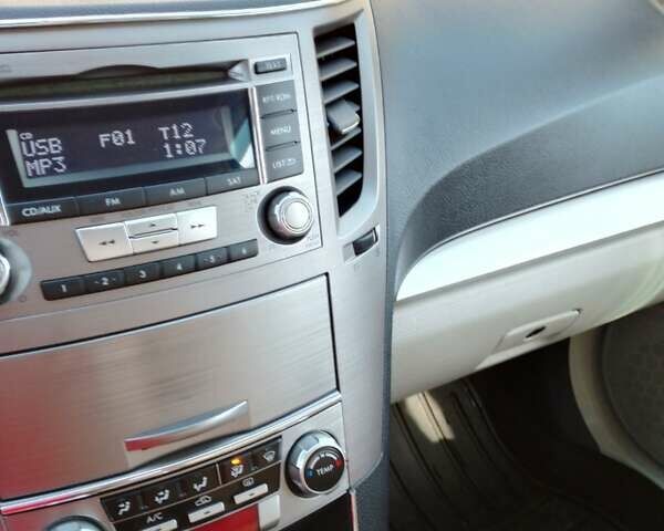 Синий Субару Аутбек, объемом двигателя 2.5 л и пробегом 152 тыс. км за 10100 $, фото 4 на Automoto.ua