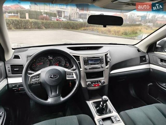 Синій Субару Аутбек, об'ємом двигуна 2.46 л та пробігом 311 тис. км за 8900 $, фото 11 на Automoto.ua
