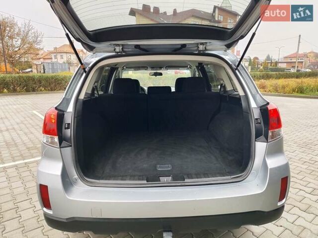 Синій Субару Аутбек, об'ємом двигуна 2.46 л та пробігом 311 тис. км за 8900 $, фото 19 на Automoto.ua