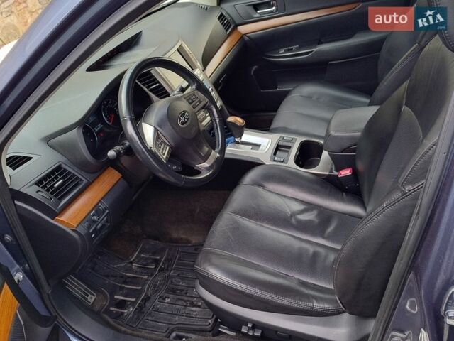 Синий Субару Аутбек, объемом двигателя 2.46 л и пробегом 137 тыс. км за 12000 $, фото 5 на Automoto.ua