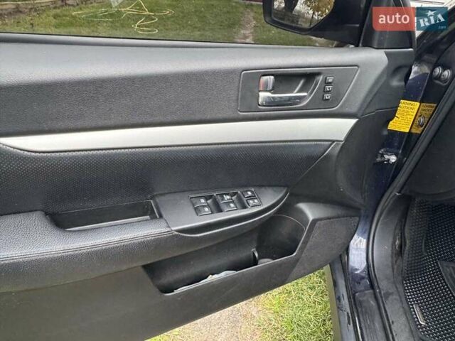 Субару Аутбек 2013 в Луцке на Automoto.ua Синий Субару Аутбек, объемом двигателя 2.46 л и пробегом 244 тыс. км за 8000 $, фото 7 на Automoto.ua