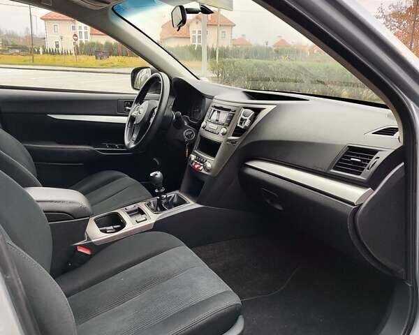 Синій Субару Аутбек, об'ємом двигуна 2.46 л та пробігом 311 тис. км за 8900 $, фото 12 на Automoto.ua