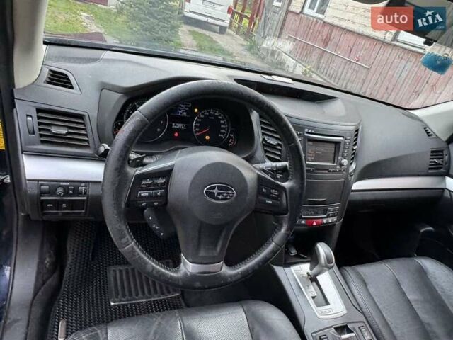 Субару Аутбек 2013 в Луцке на Automoto.ua Синий Субару Аутбек, объемом двигателя 2.46 л и пробегом 244 тыс. км за 8000 $, фото 3 на Automoto.ua