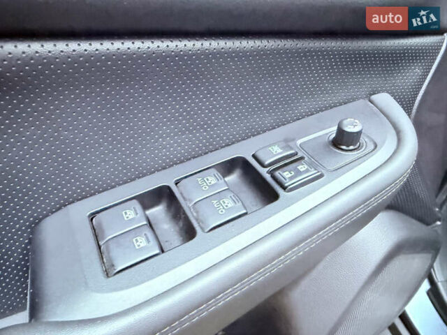 Синий Субару Аутбек, объемом двигателя 2.5 л и пробегом 191 тыс. км за 13500 $, фото 38 на Automoto.ua