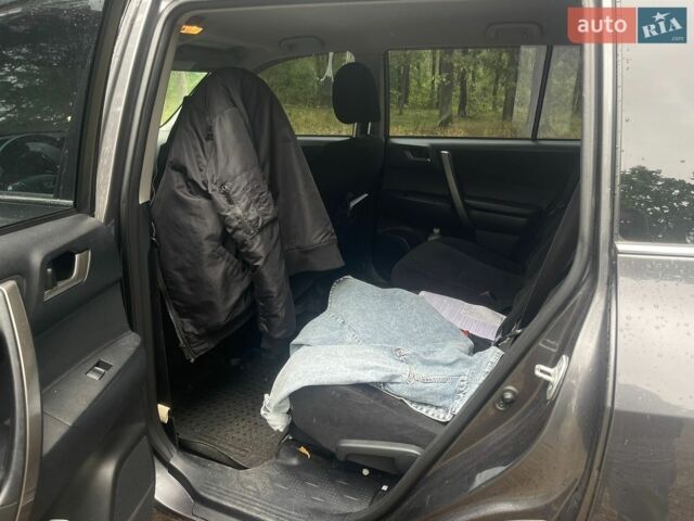 Синий Субару Аутбек, объемом двигателя 2.5 л и пробегом 120 тыс. км за 3500 $, фото 6 на Automoto.ua