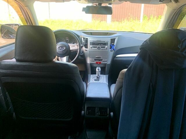 Синий Субару Аутбек, объемом двигателя 2.5 л и пробегом 200 тыс. км за 8500 $, фото 5 на Automoto.ua