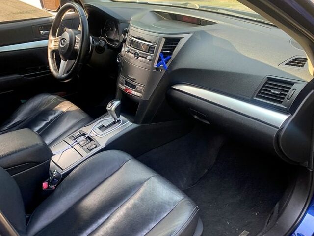 Синий Субару Аутбек, объемом двигателя 2.5 л и пробегом 200 тыс. км за 8500 $, фото 4 на Automoto.ua