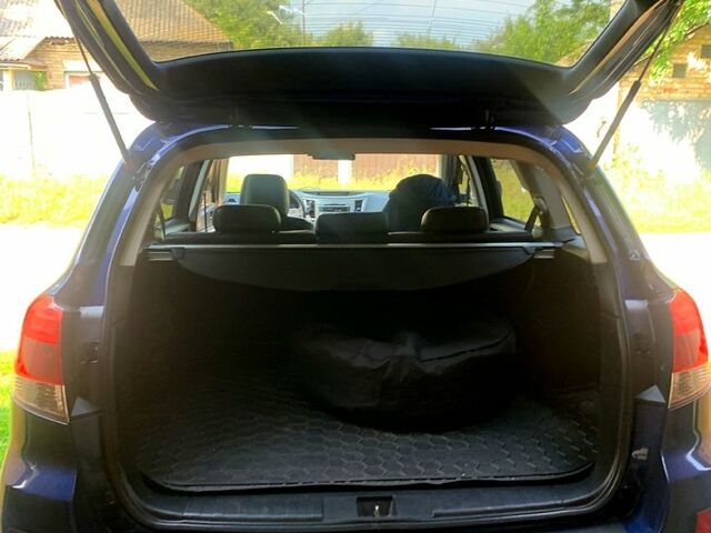 Синий Субару Аутбек, объемом двигателя 2.5 л и пробегом 200 тыс. км за 8500 $, фото 1 на Automoto.ua