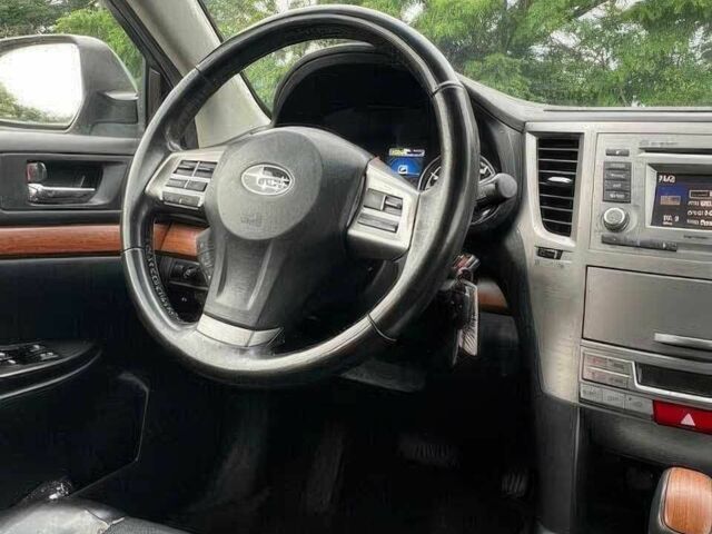 Синий Субару Аутбек, объемом двигателя 2.5 л и пробегом 82 тыс. км за 2000 $, фото 7 на Automoto.ua